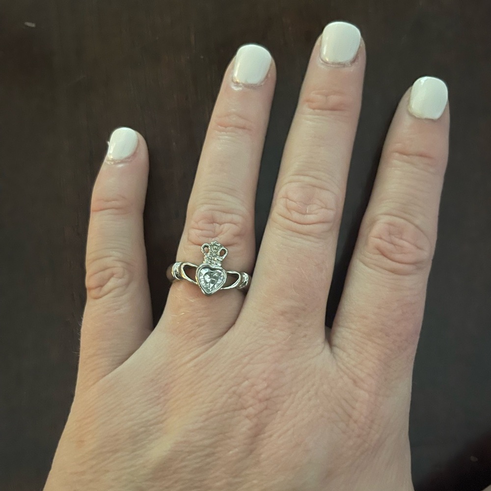 claddagh ring - Picture 3 of 3